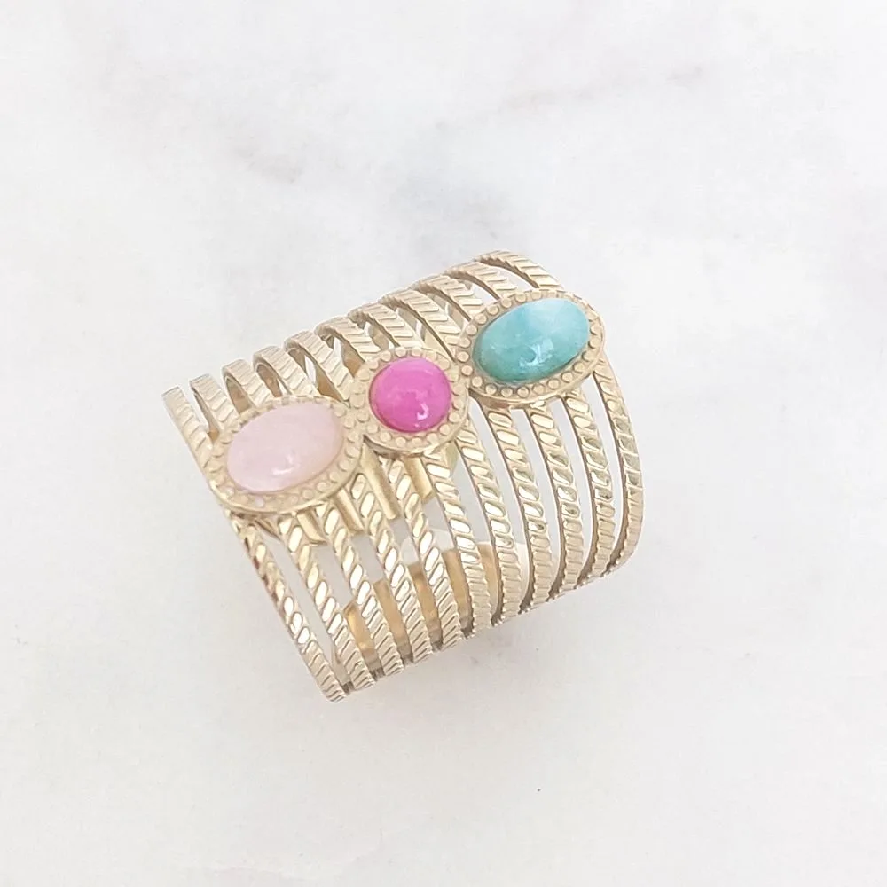 Grosse bague dorée en acier inoxydable avec pierres colorées