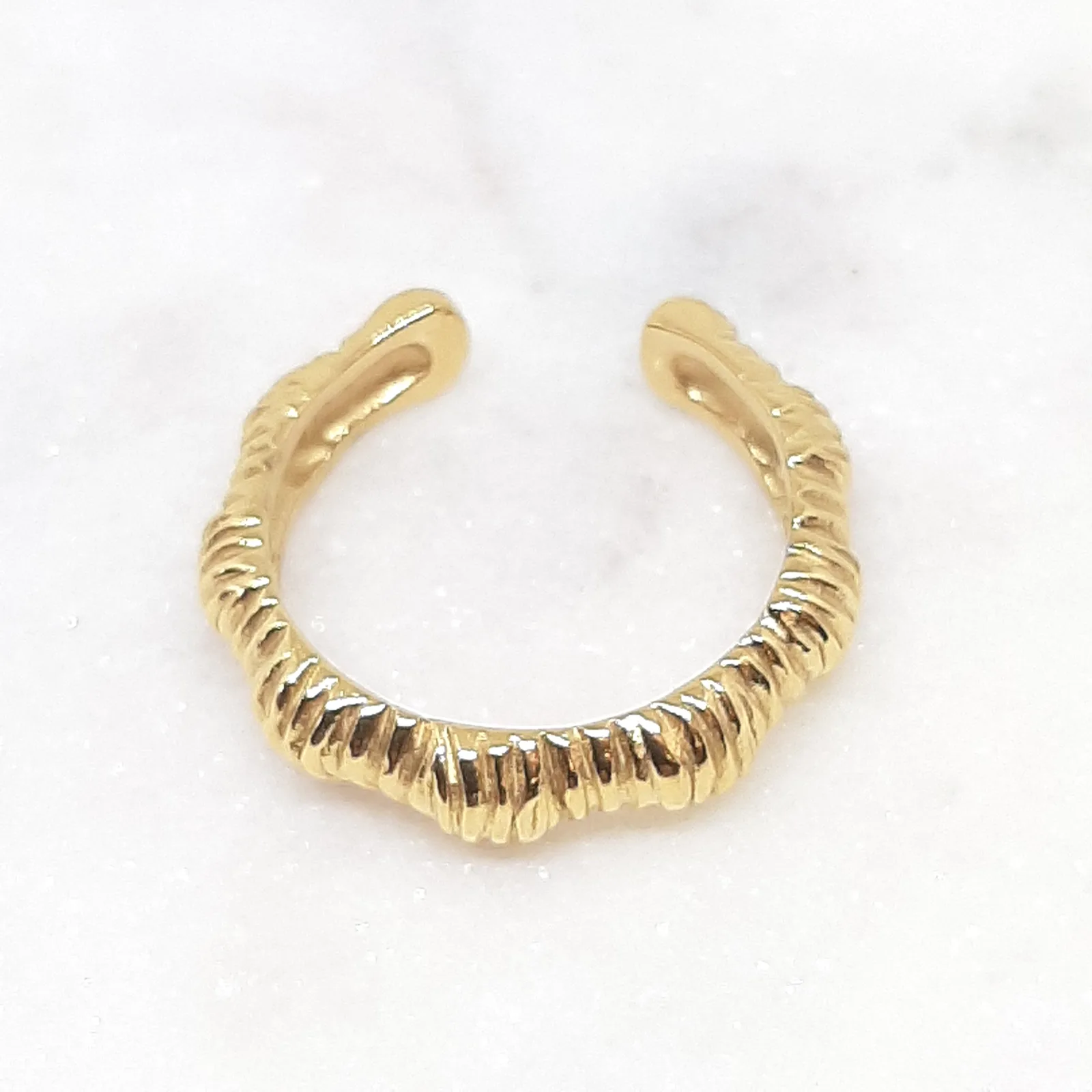 Bague jonc dorée texturée ajustable
