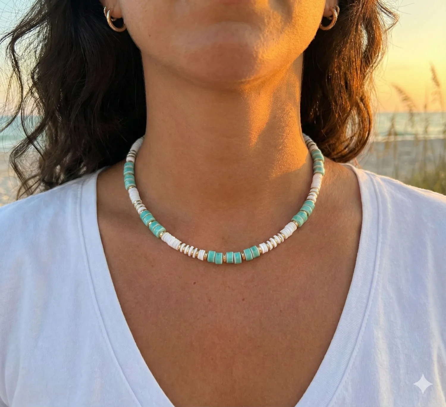 Collier surfeur Bohm - Perles en céramique vert et coquillages