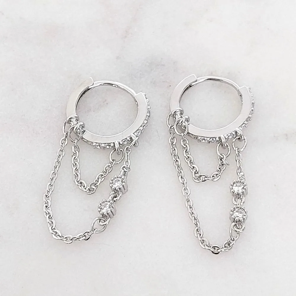 Boucles d'oreilles chainettes et brillants (argent)