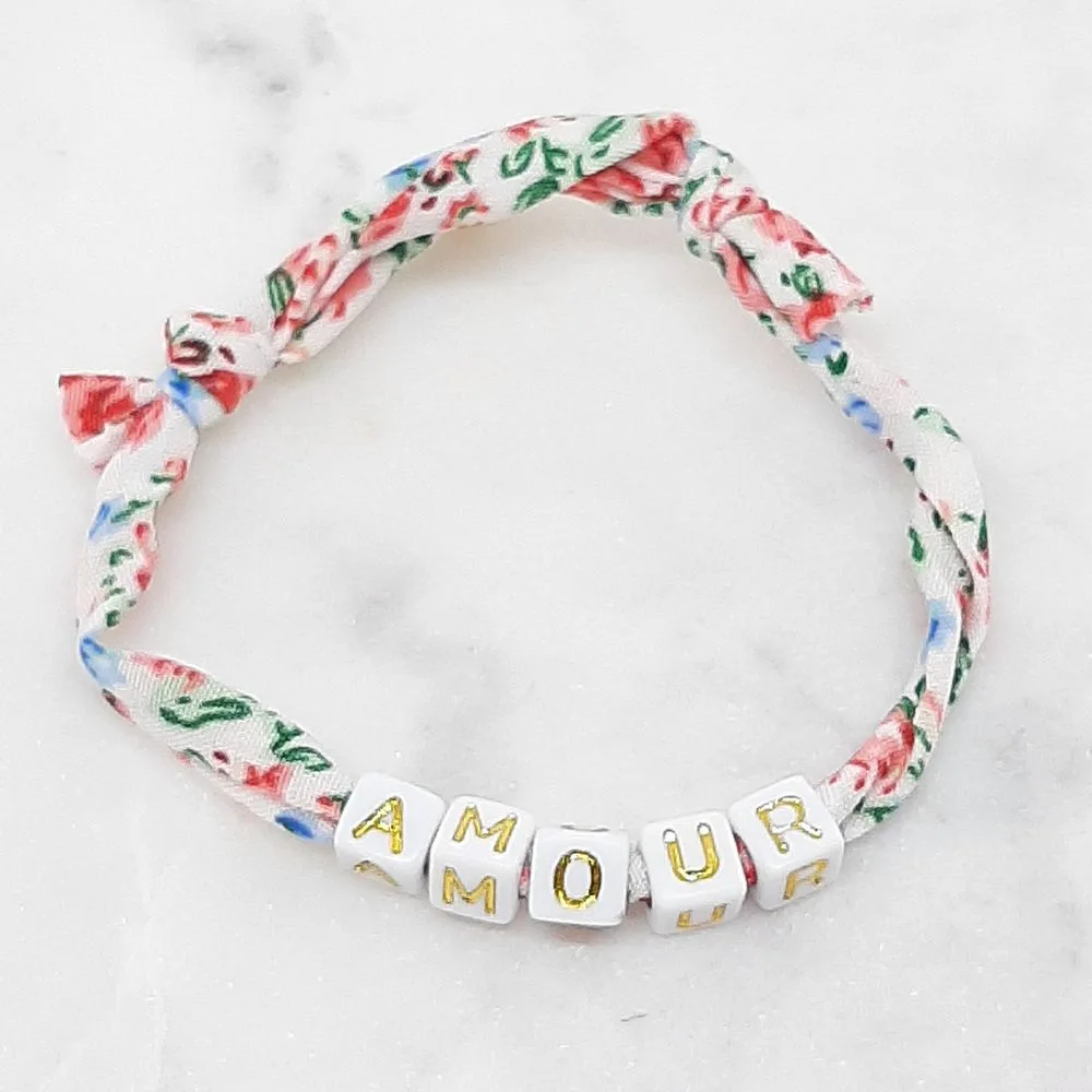 Bracelet fleuri rose "Amour"