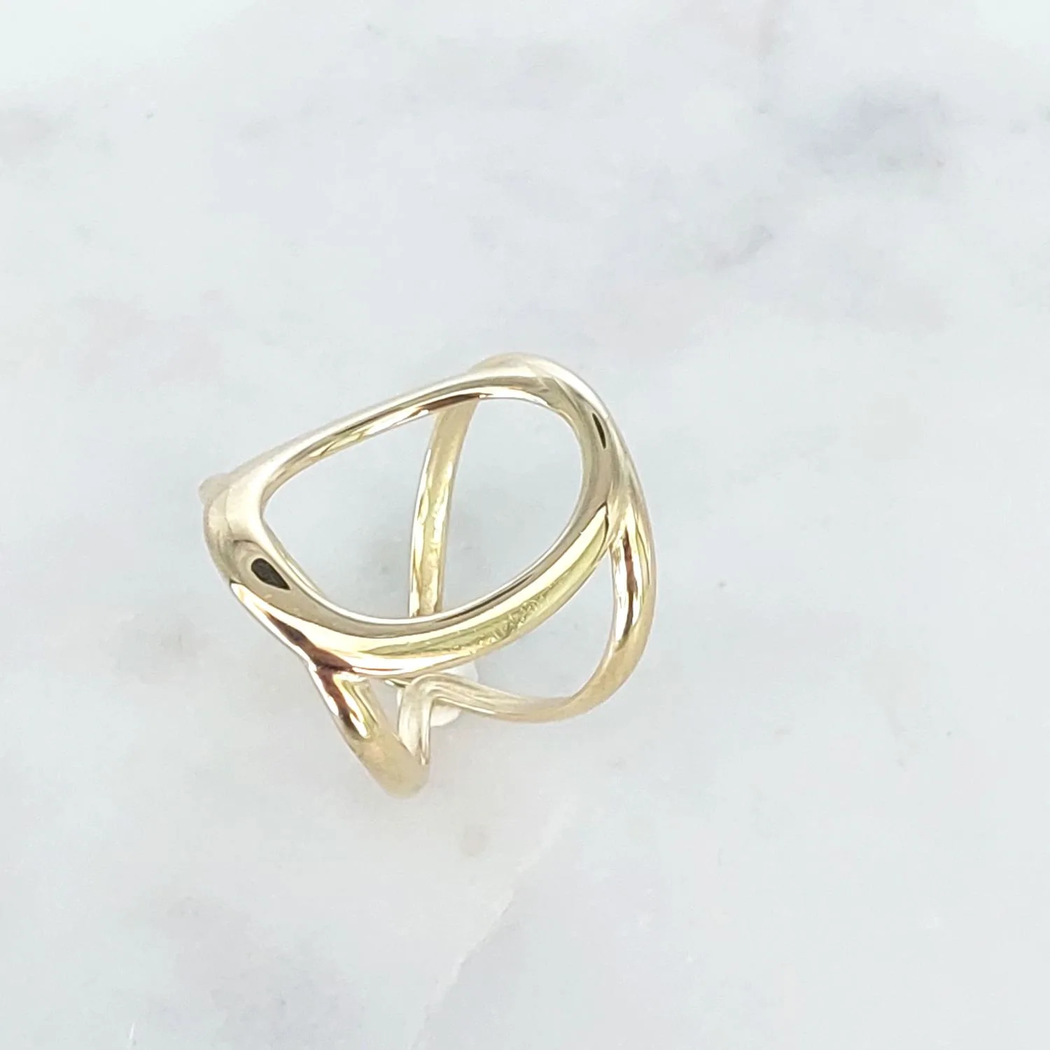 Bague design dorée en acier inoxydable – Style moderne femme