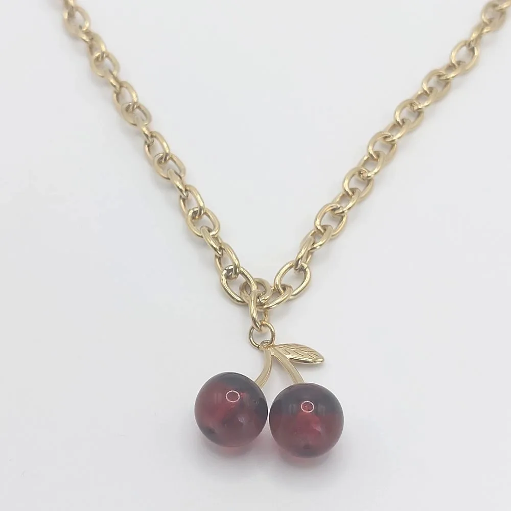 Collier maillons pendentif cerise (doré)