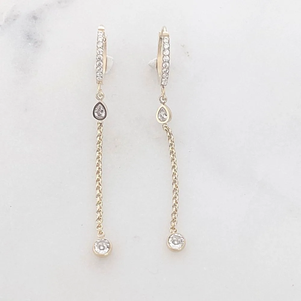 Boucles d'oreilles pendantes et brillants