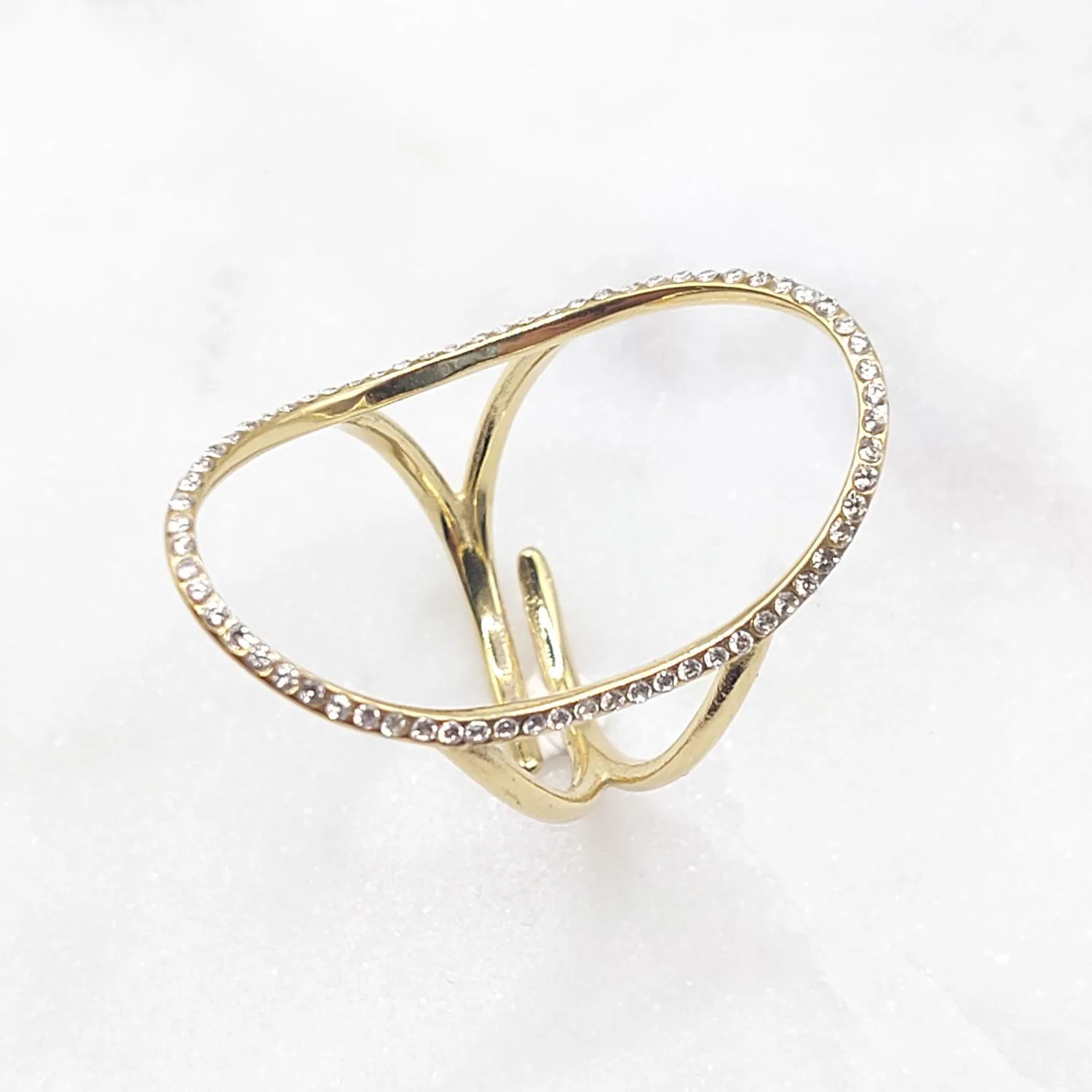 Bague Ellipse en acier inoxydable doré – Strass scintillants